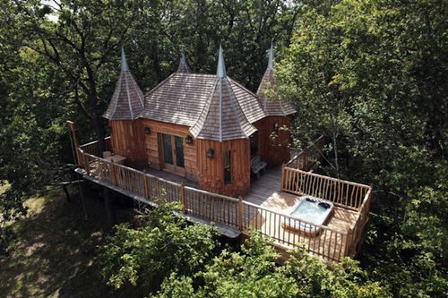 French tree house
